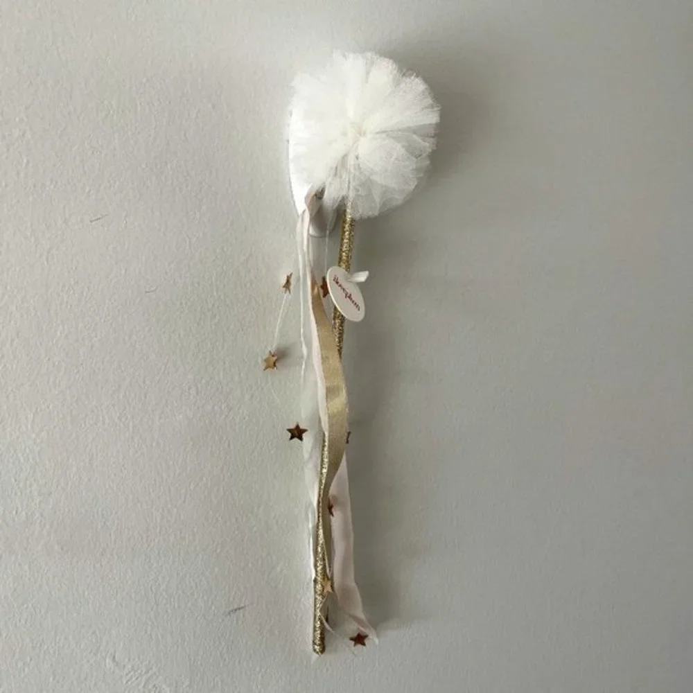 NWT iloveplum tulle puff glitter wand